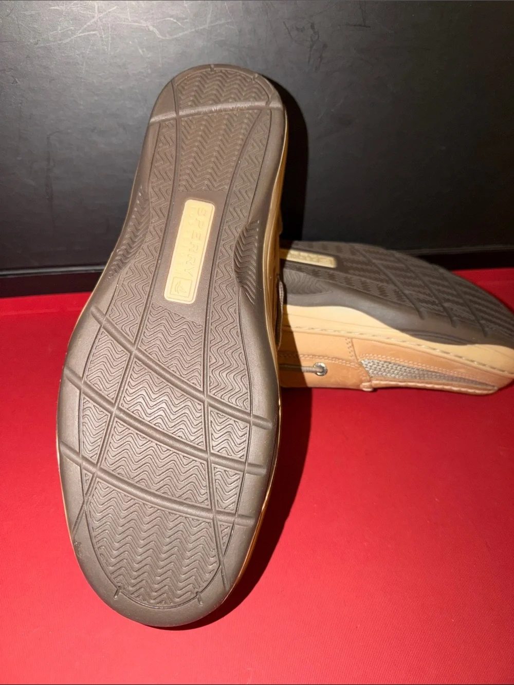 NWOB Sperry Tan Leather 2-Eye Boat Shoes with Navy Insoles